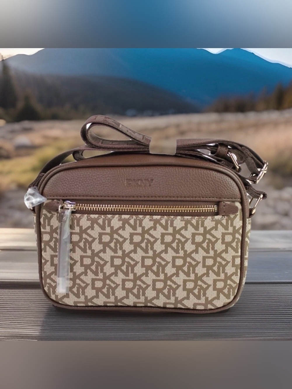 NEW DKNY Brown Signature Coated Canvas Camera Shoulder Crossbody Bag Purse brown